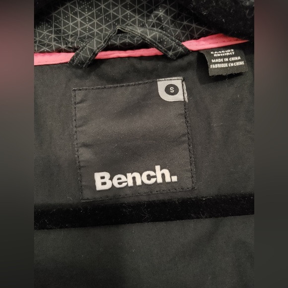 Lightweight Bench Jacket with Hidable Hood - Picture 6 of 6